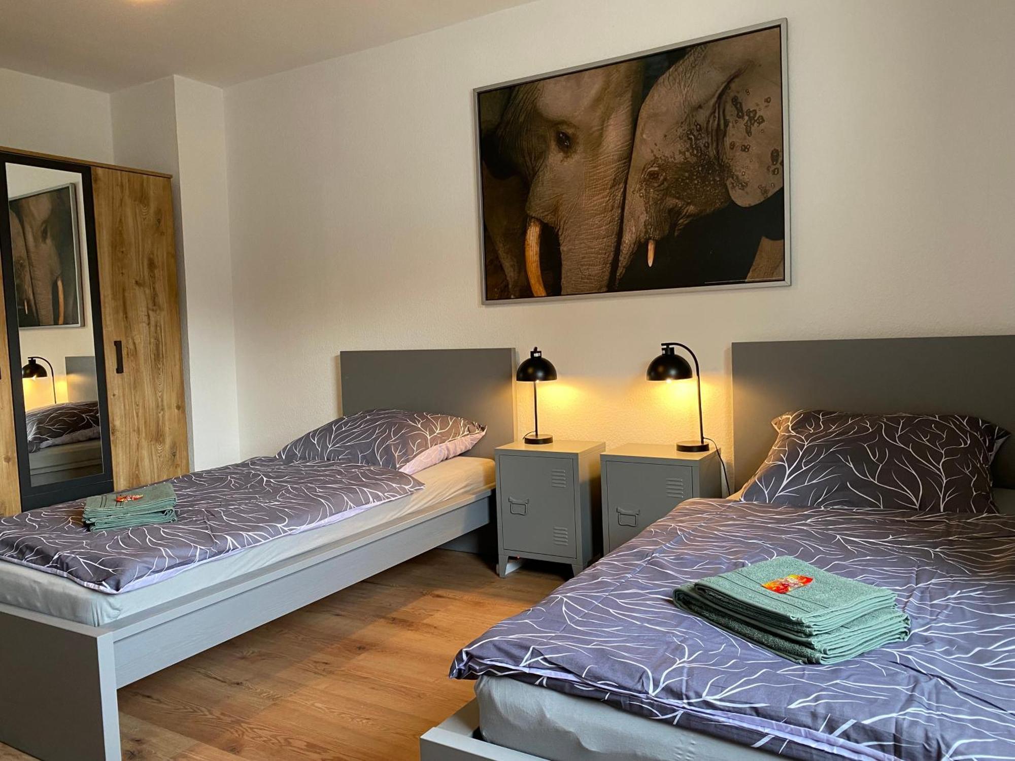 Charlie , Solingen Mitte, Ferien/Messe Wohnung Fuer Bis Zu 5 Personen Exterior photo