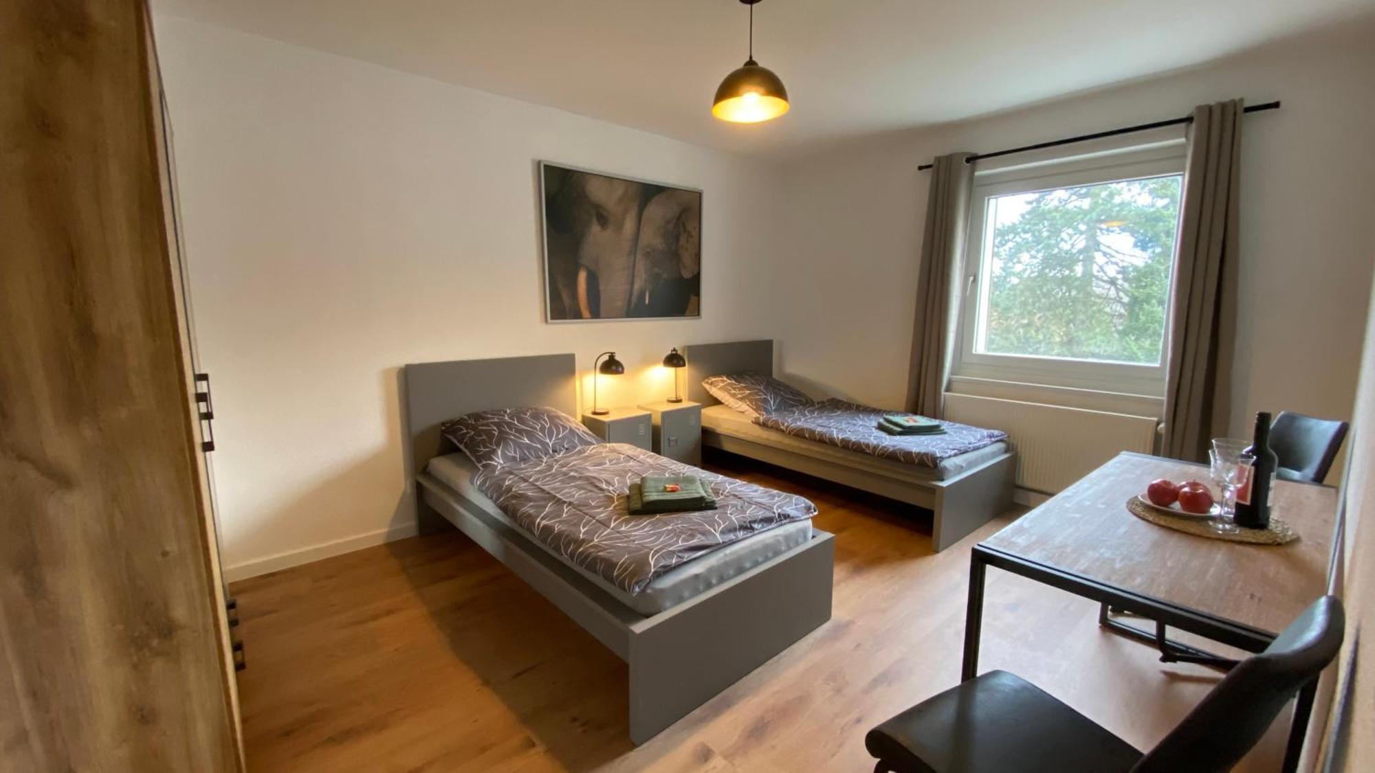 Charlie , Solingen Mitte, Ferien/Messe Wohnung Fuer Bis Zu 5 Personen Exterior photo