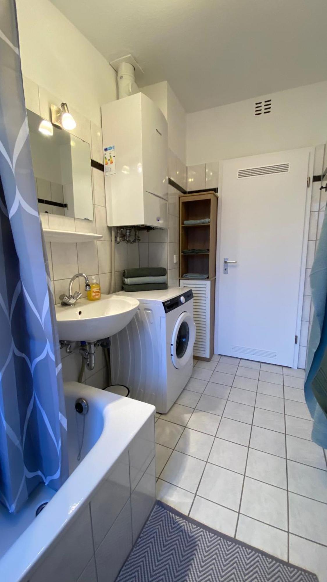 Charlie , Solingen Mitte, Ferien/Messe Wohnung Fuer Bis Zu 5 Personen Exterior photo
