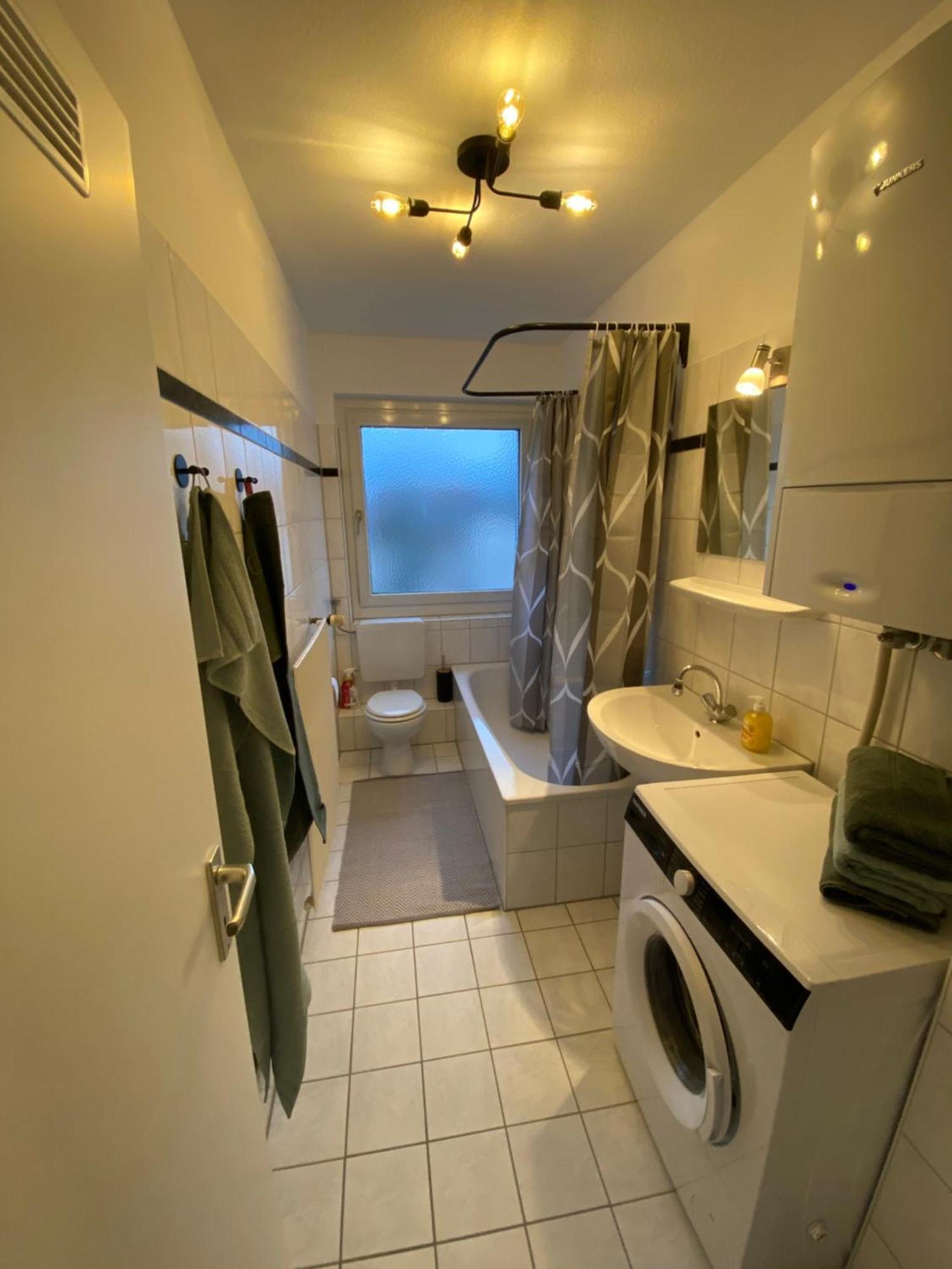 Charlie , Solingen Mitte, Ferien/Messe Wohnung Fuer Bis Zu 5 Personen Exterior photo